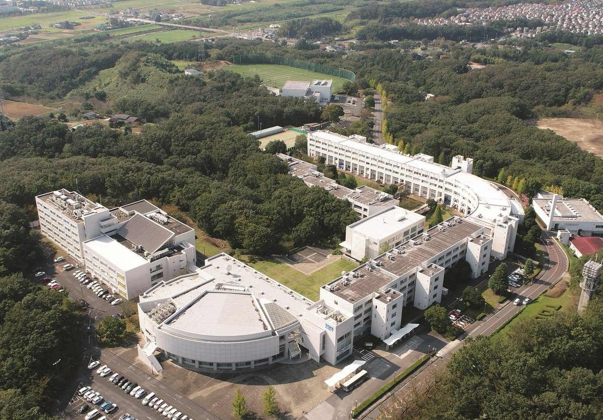 ট ইট র 東京電機大学 理工学部鳩山キャンパスは現在 中央の池を中心に u の字に 建物が並んでいます 実は約40年前にこのキャンパスができた当時は 理工学部の建物は り の字のかたちに並んでいた か か ぶ 東京電機大学 電大 Tdu ট ইট র 東京電機大学 理工学部鳩山キャンパスは現在 中央の池を中心に u の字に 建物が並んでいます 実は約40年前にこのキャンパスができた当時は 理工学部の建物は り の字のかたちに並んでいた か か ぶ 東京電機大学 電大 Tdu