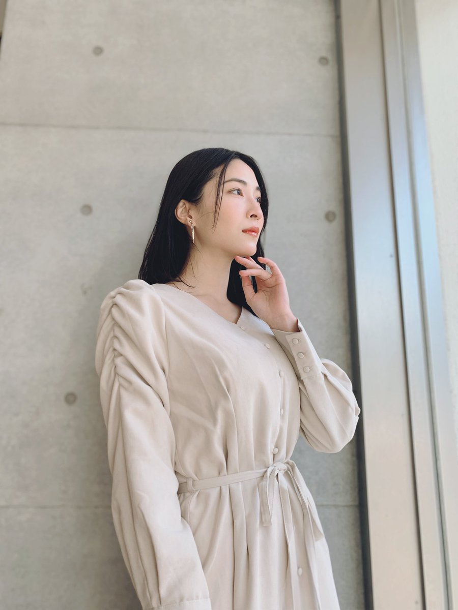 護あさな Naturalcoutureのホワイトワンピース 可愛いアイテム多いから迷ったけど白ワンピ一着は持っていたくて あったかい白で可愛い リップはリカフロッシュのピーチスキン T Co Mhceca0kde