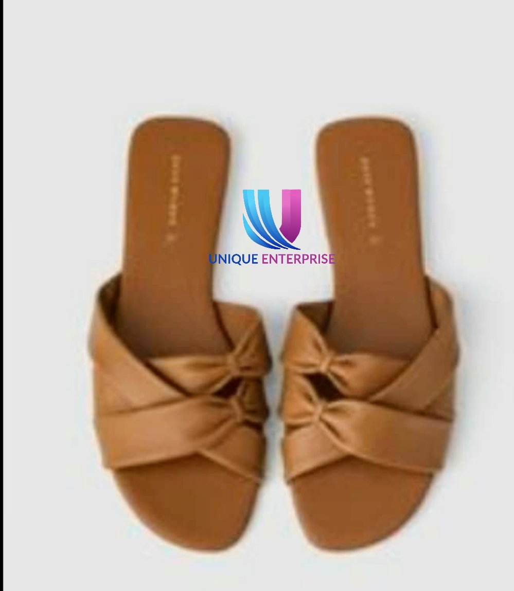 AuntyIgbagbo's tweet photo. 3000 per pair
#Handmadeslides
Kindly RT
@eronsjohnson
@StillIRise_X0
@Auntyadaa
@desmond_ibude
@blvck_Witch https://t.co/MKwAVKbdDD