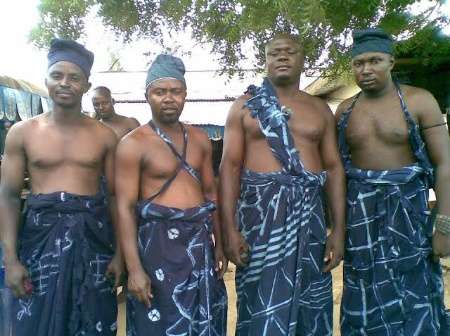 A paddling of ducks were camped on the lake. No one is allowed to swim there because according to the locals, YOU WILL DROWN.There is a story of some Jukun explorers who wanted to "test the waters" by trying to fish in the lake. They haven't been heard of till date.KAPISH!