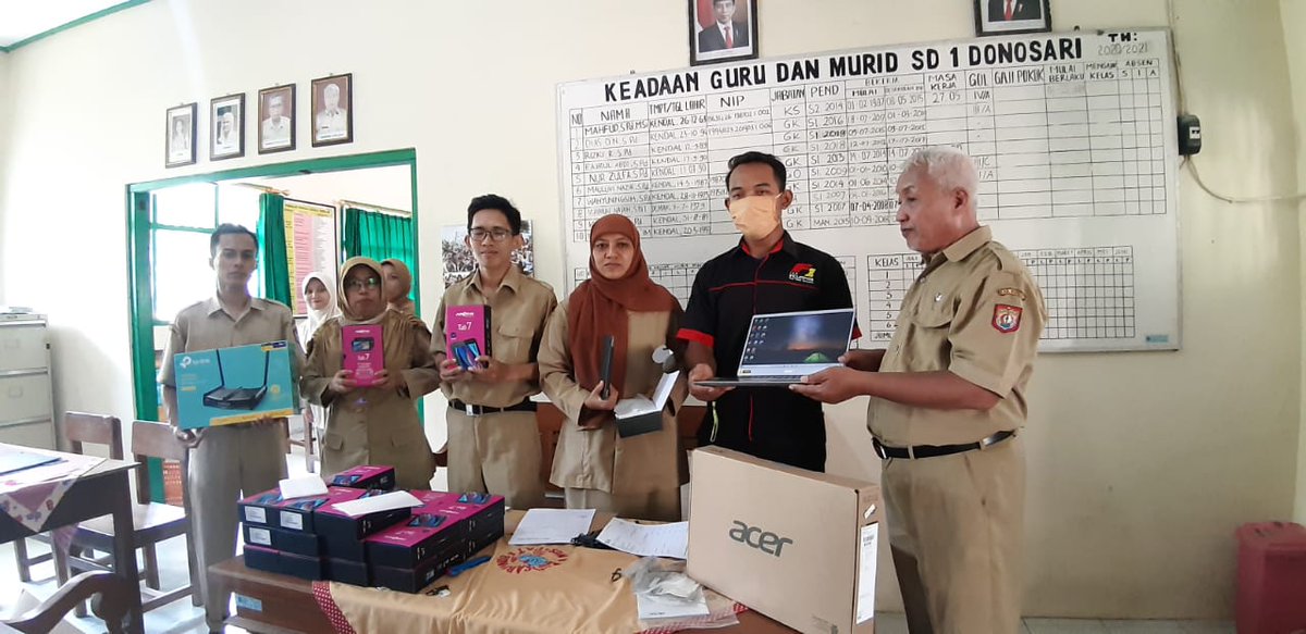 ComputerEllite's tweet photo. Beberapa testi SIPLAH yang sudah masuk ke @ComputerEllite  weleri kurang lebih 150an sekolah. 
#elliteweleri #laptopmurah #printerbluetoothmurah #CCTV  #komputer #laptopgaransiresmi #garansiori #pc #laptopberkualitas #tokolaptop #komputerlengkap #barangmurah https://t.co/jRDRfQ8PkJ