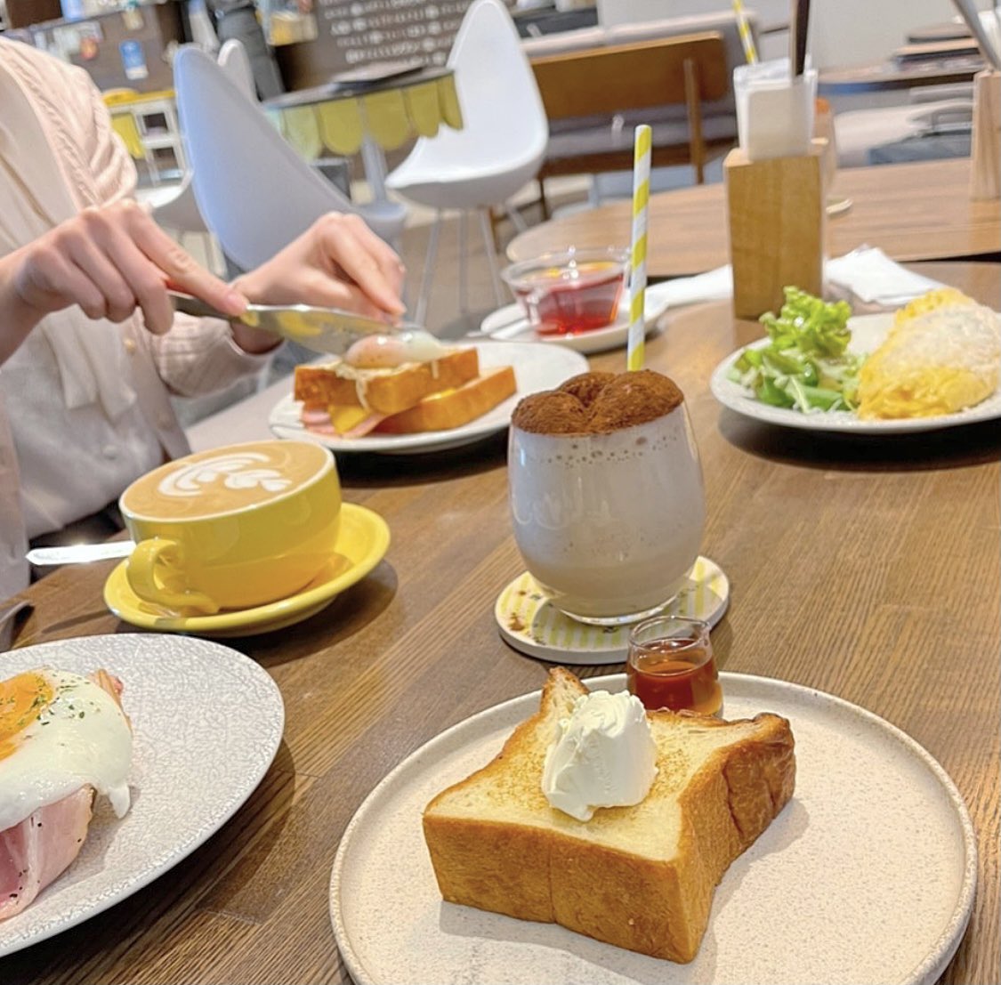 creative_party_'s tweet photo. 今回は #パンとエスプレッソとまちあわせ でCREATIVE PARTY朝食会をしました〜🥐
朝食会では、各自広告物やSNSキャンペーンなどを持ち寄って意見を出し合いました📝
たくさん雑談もして楽しかったな🤭✨
#CREATIVEPARTY
#広告代理店
#朝食会
#モーニングカフェ
#渋谷カフ
#渋谷モーニング
#映像制作 https://t.co/bZTRY3sI63