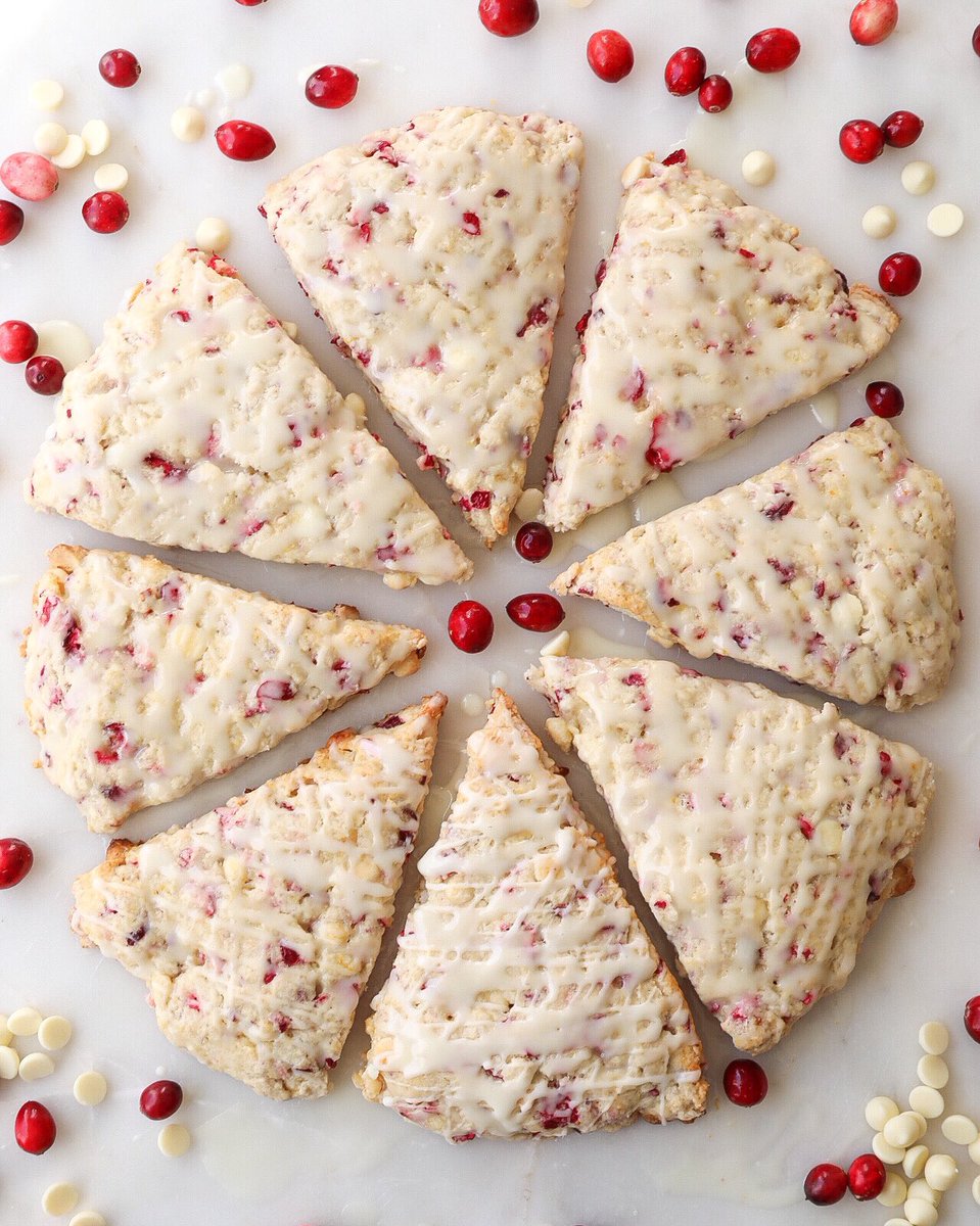 ‘Tis the season for my #WhiteChristmas Scones - made with fresh cranberries, white chocolate and an eggnog glaze 😋 I promise you’re in for a treat! lovehappyhour.com/LHH/blog/Happy…