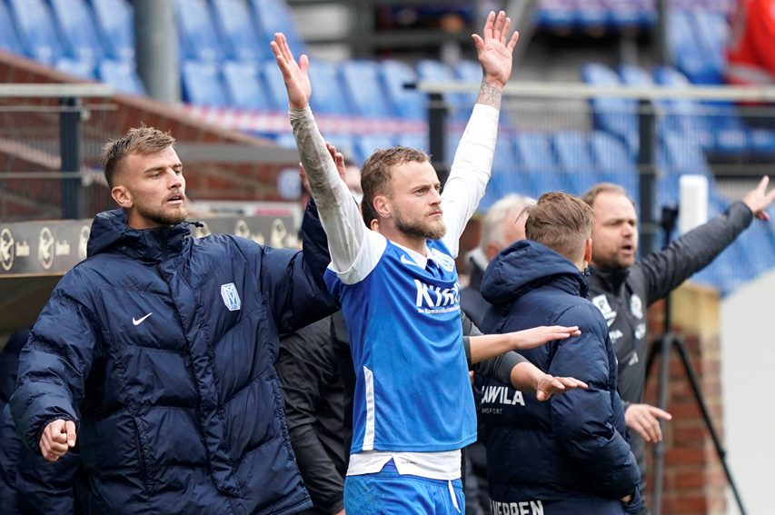 liga3online's tweet photo. So tippt Christoph #Hemlein vom @svmeppen1912 den 17. Spieltag:
https://t.co/tReLXxrpcB
#liga3 #3liga https://t.co/7dnrBEk7Ct