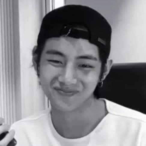 Taehyung boyfriend material a thread ;