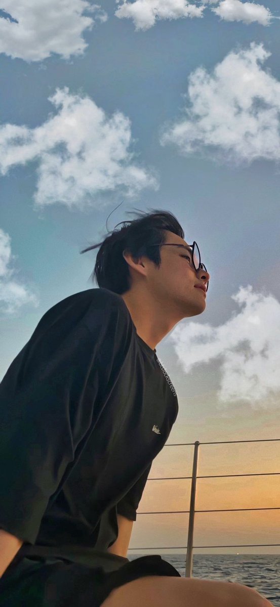 Taehyung boyfriend material a thread ;