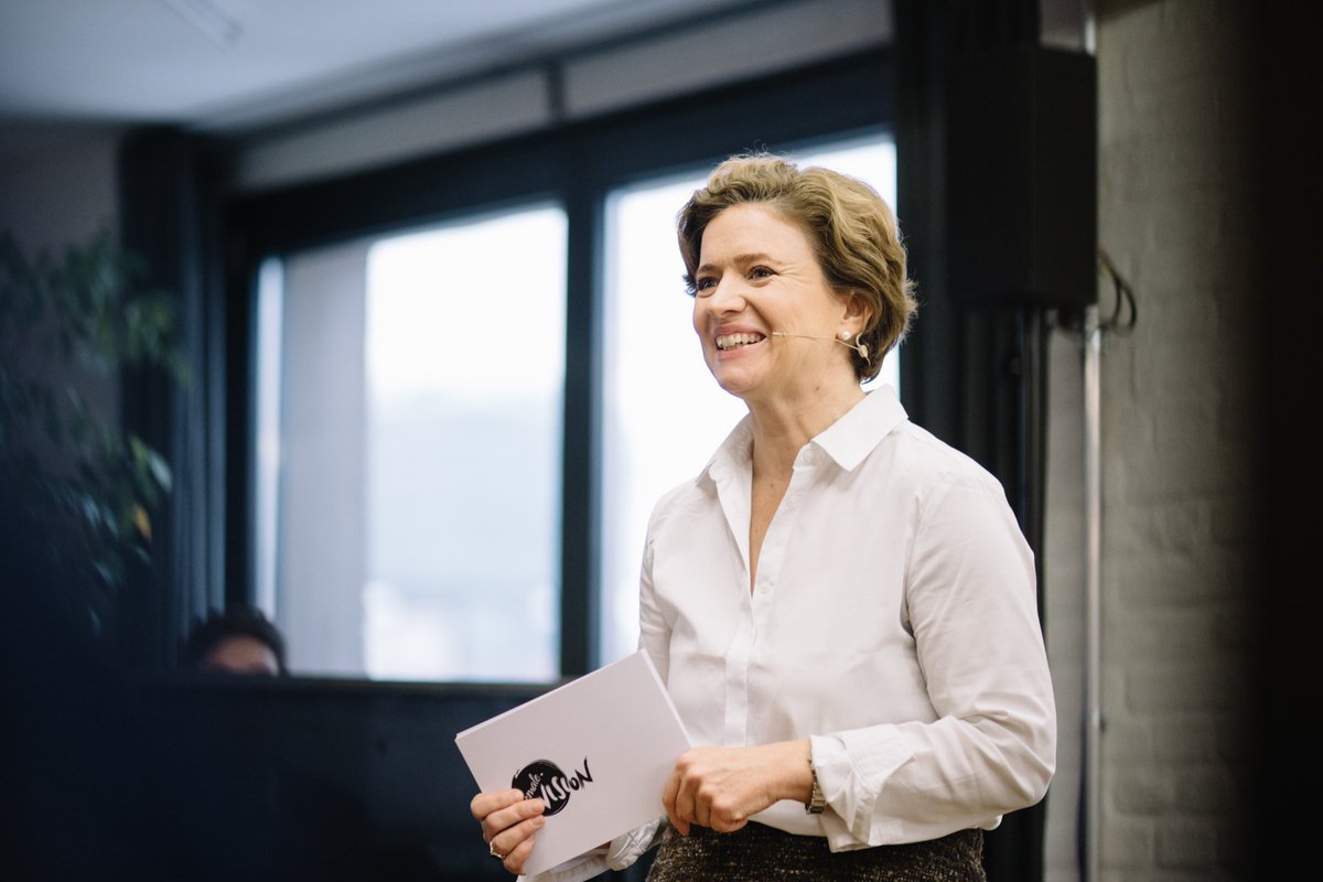 creatcorpcultur's tweet photo. #Powerfrauen mit gemeinsamer Mission: Die Welt zu einem besseren Ort zu machen mit mehr #Chancengleichheit! Bei unserem #CampQ nahm #femalevision seinen Anfang. Die beeindruckende Story über #Mut & den unbedingten Glauben an ein Projekt, das begeistert!
https://t.co/CbUIPu1kIC https://t.co/JWNmdW8BC0