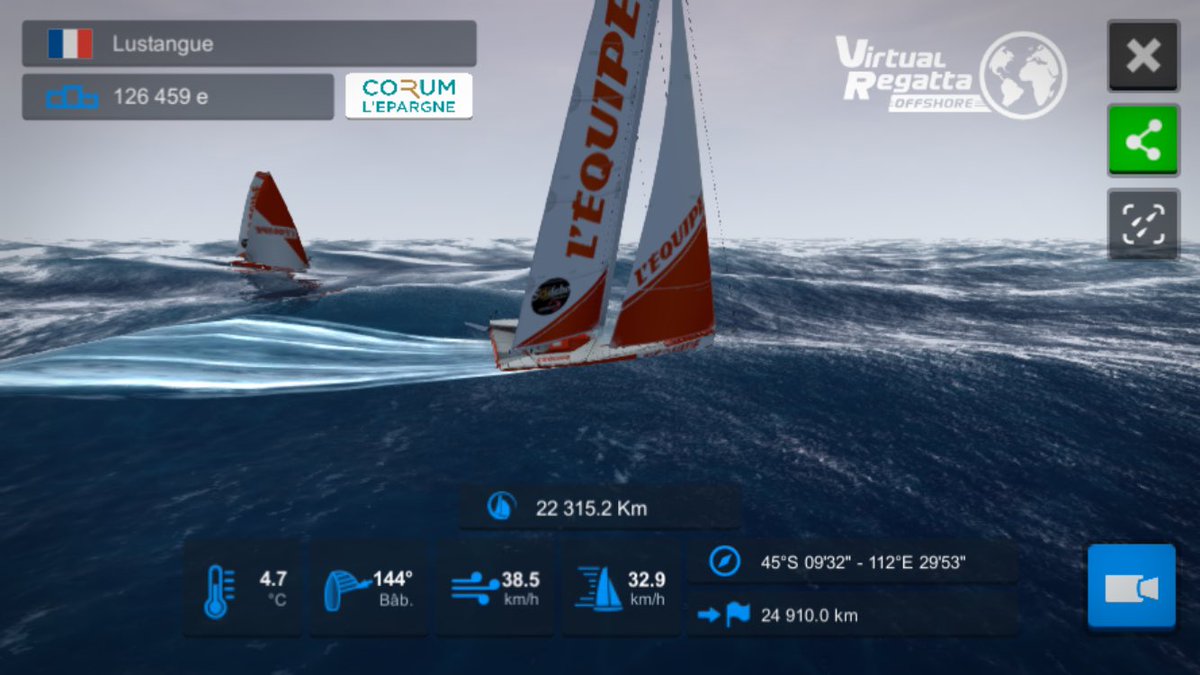 LouisGuiilloux's tweet photo. Heureux de croiser la route de mon compère @Charlatan44 après 40 jours de courses, ca fait chaud au coeur ! #VR2020 #VG2020 https://t.co/nCeF8yvBaz