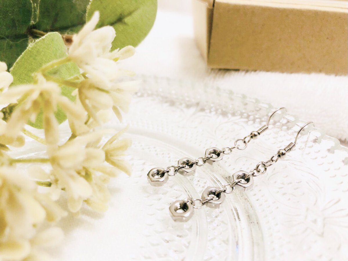nob16859524's tweet photo. #RTが元に戻った様なので安易にRTしてください

stainless × nut ＝ accessory https://t.co/RxH9r9tMwY