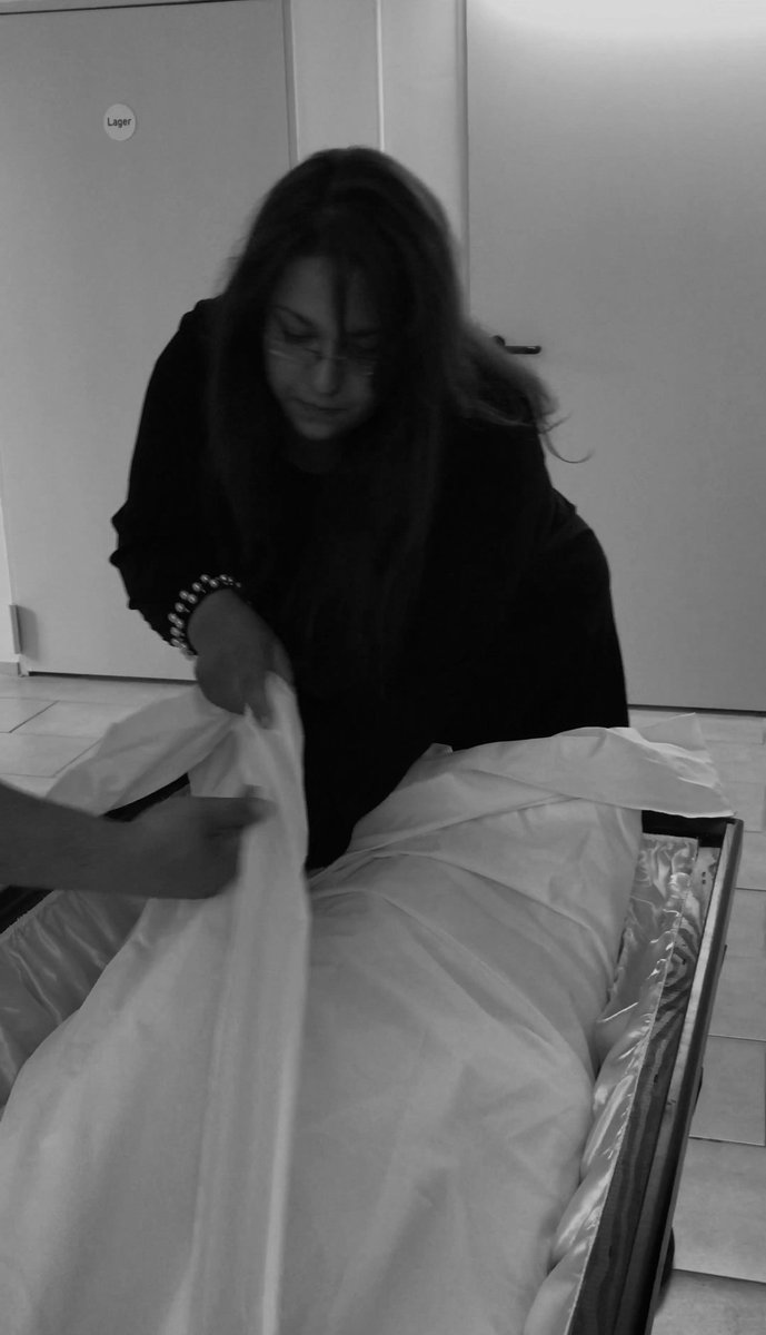 18.12.2020 - Heute vor 6. Monaten durfte ich dich zu deiner letzen Reise begleiten. Ruhe in Frieden
Ich liebe dich Papa ♡