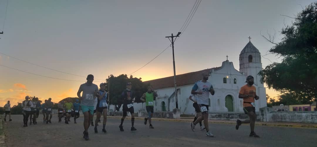 TerritorioTrail's tweet photo. El bucle de la vida | Exito de la Backyard Ultra Paraguaná, que importó a Venezuela toda la mística de Lazarus Lake organizada por @paraguanatrails 

"El bucle de la vida nunca se detiene si ustedes entienden el contexto Ultra Backyardiano."

https://t.co/w9C7rDhV86 https://t.co/UlO3hDNrtz