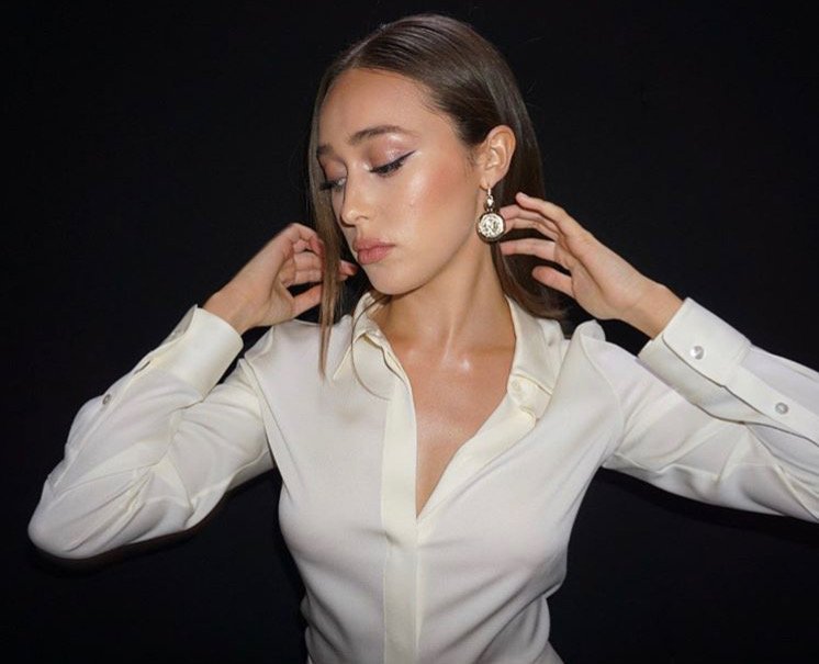 LexaGold1's tweet photo. This woman is living art ✨🔥💖
#BeautifulMasterpiece #AlyciaDebnamCarey https://t.co/GzEozP0twi