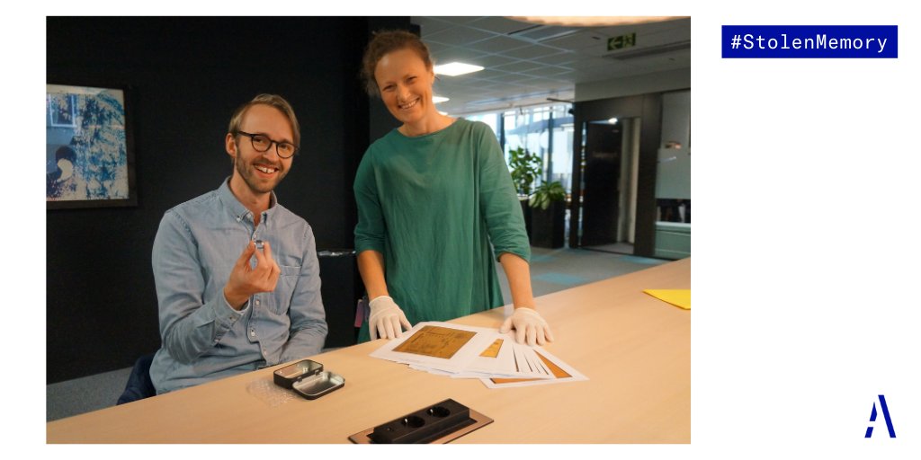 Journalist <a href="/frkGrov/">Gøril Grov Sørdal</a> at <a href="/NRKno/">NRK</a> recently helped us return almost all personal effects that belonged to Norwegian concentration camp prisoners – read more about her search for the families in our interview with Gøril:
arolsen-archives.org/en/stories/eff…