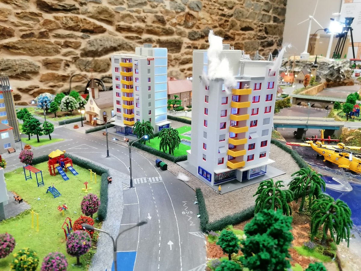 MarinoPatxi's tweet photo. @SDIS60 @CD_oise @PompiersFR @Prefet60 @AllioneFNSPF @NadegeLefebvre_ @SoldatsdufeuMag @SecCivileFrance @GDarmanin @SecoursMag En incidentes en #EGA necesitamos estar preparados y en #DisasterCity entrenamos la Gestión Operativa y Mando #GOM y la gestión de #MultiplesVictimas https://t.co/JFLYaJ7FdY