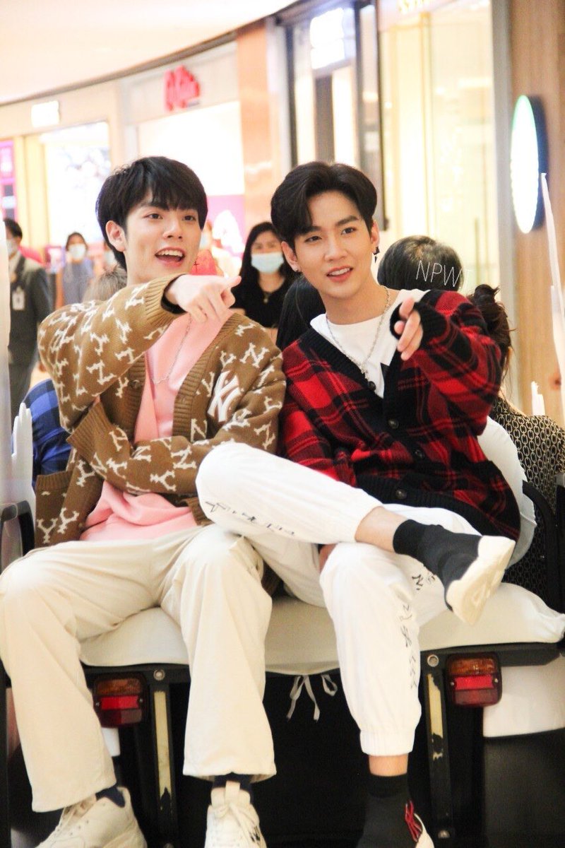 LoRy85509448's tweet photo. ถ่ายรูปคนเดียวมันไม่คูล มาถ่ายคู่กันดูมั้ย❤️ #CTRPANUWAT  #ขุณขิมมอญ  #คิมคอปwOrldOfhappiness  #โมกิของคิมม่อน  #โมกิของคิมม่อนแลกฟอล https://t.co/atEVmZqpBJ