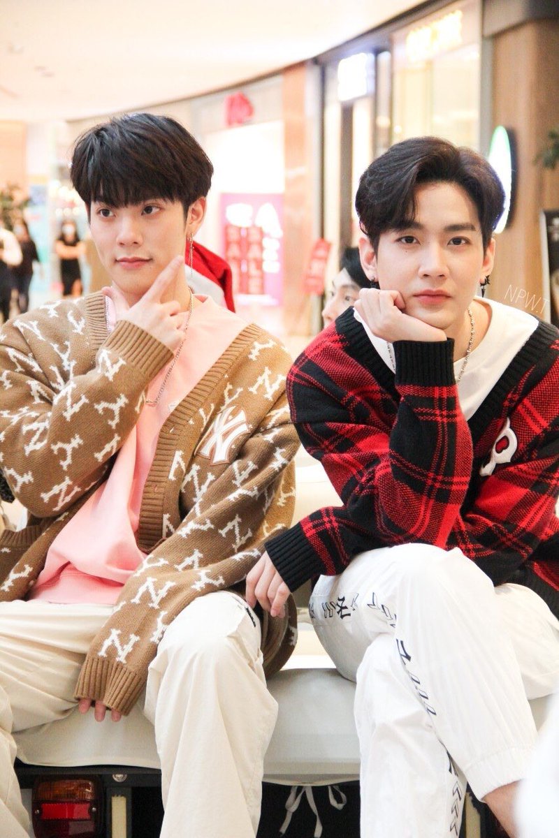 LoRy85509448's tweet photo. ถ่ายรูปคนเดียวมันไม่คูล มาถ่ายคู่กันดูมั้ย❤️ #CTRPANUWAT  #ขุณขิมมอญ  #คิมคอปwOrldOfhappiness  #โมกิของคิมม่อน  #โมกิของคิมม่อนแลกฟอล https://t.co/atEVmZqpBJ