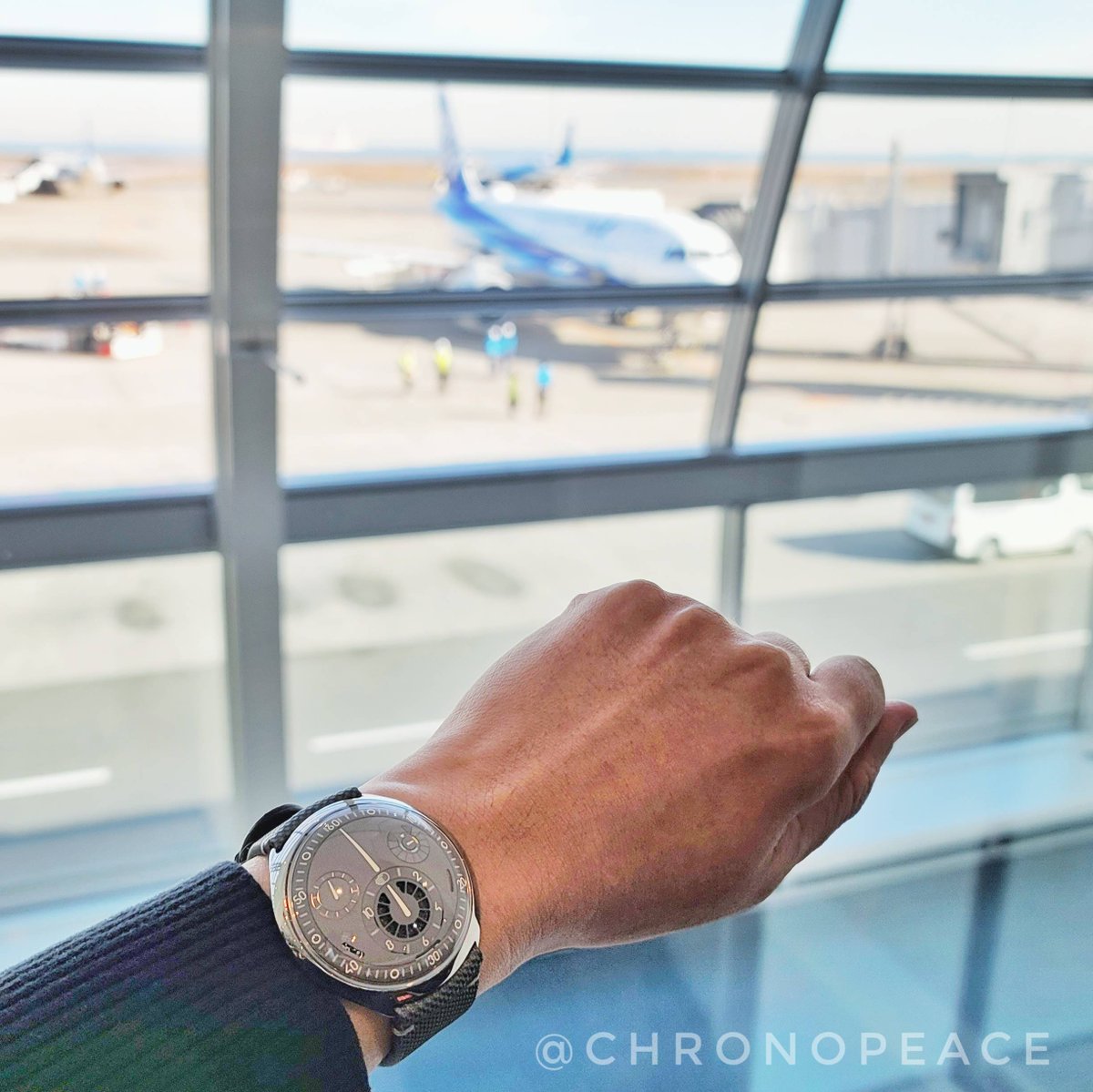 chronopeace's tweet photo. 飛行機と腕の上の空飛ぶ円盤。 A airplane and a flying saucer on my wrist.
#ressence #ressencewatches #ressencetype2 #ressencetype2g #レッセンス #レッセンスタイプ2 #レッセンスタイプ2G #ecrown #eクラウン https://t.co/fopjlSbfXa