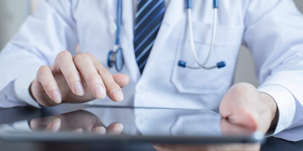EuroRespSoc's tweet photo. Are you an adult or paediatric #immunologist or #pulmonologist? 👩‍⚕‍ 👨

The @glildnet Clinical Research Collaboration is conducting a survey to determine the most important areas for research in GLILD.

Take the survey by 31 December: https://t.co/K4lvPzEqTc #GLILD https://t.co/0rP6LpYQVd