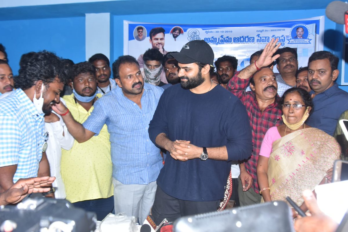 Hero @IamSaiDharamTej inaugurated the new building of Amma Prema Adarana  Old Age Home in Vijayawada which was funded by him.👏👏 #ShreyasMedia  #Shreyasgroup, image size:1200x801