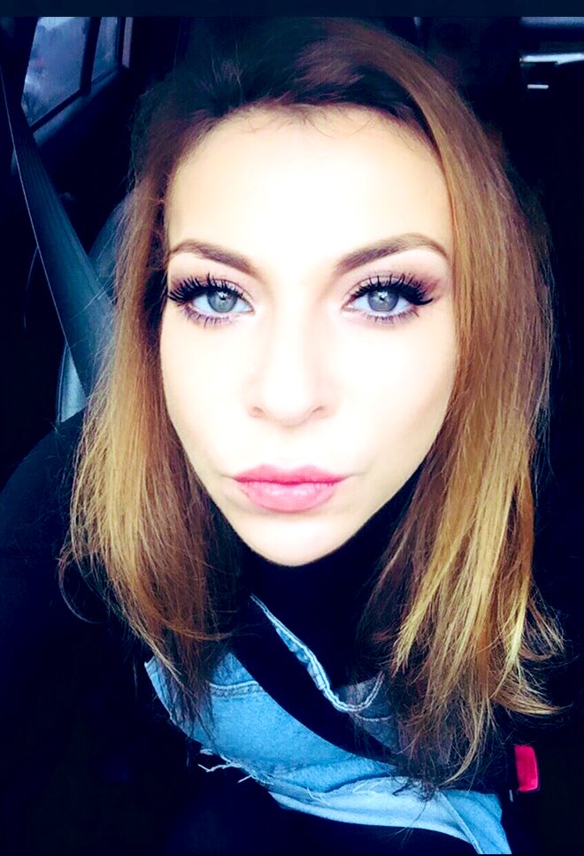 Merceditas_40's tweet photo. Hay miradas que besan todos los rincones del alma 🥰 https://t.co/b9XNBicLZz