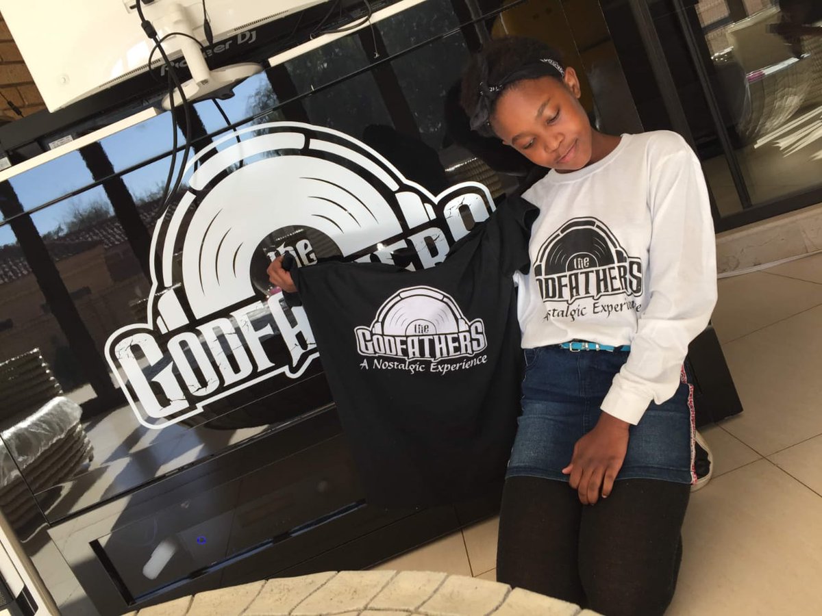 GodfadasofDeep's tweet photo. #YourDeepIsNotMyDeep #TheGodfathersOfDeephouse
#NostalgicFriday
Hallelujah ke Friday!!💃💃🔥 let's keep it safe indoors with a chilled nostalgic sounds ngoba vele ksazoba lit kule december💃🔥🔥
Place your orders now via Dm or our whatsapp number🤗 https://t.co/Enlo1rWjM9