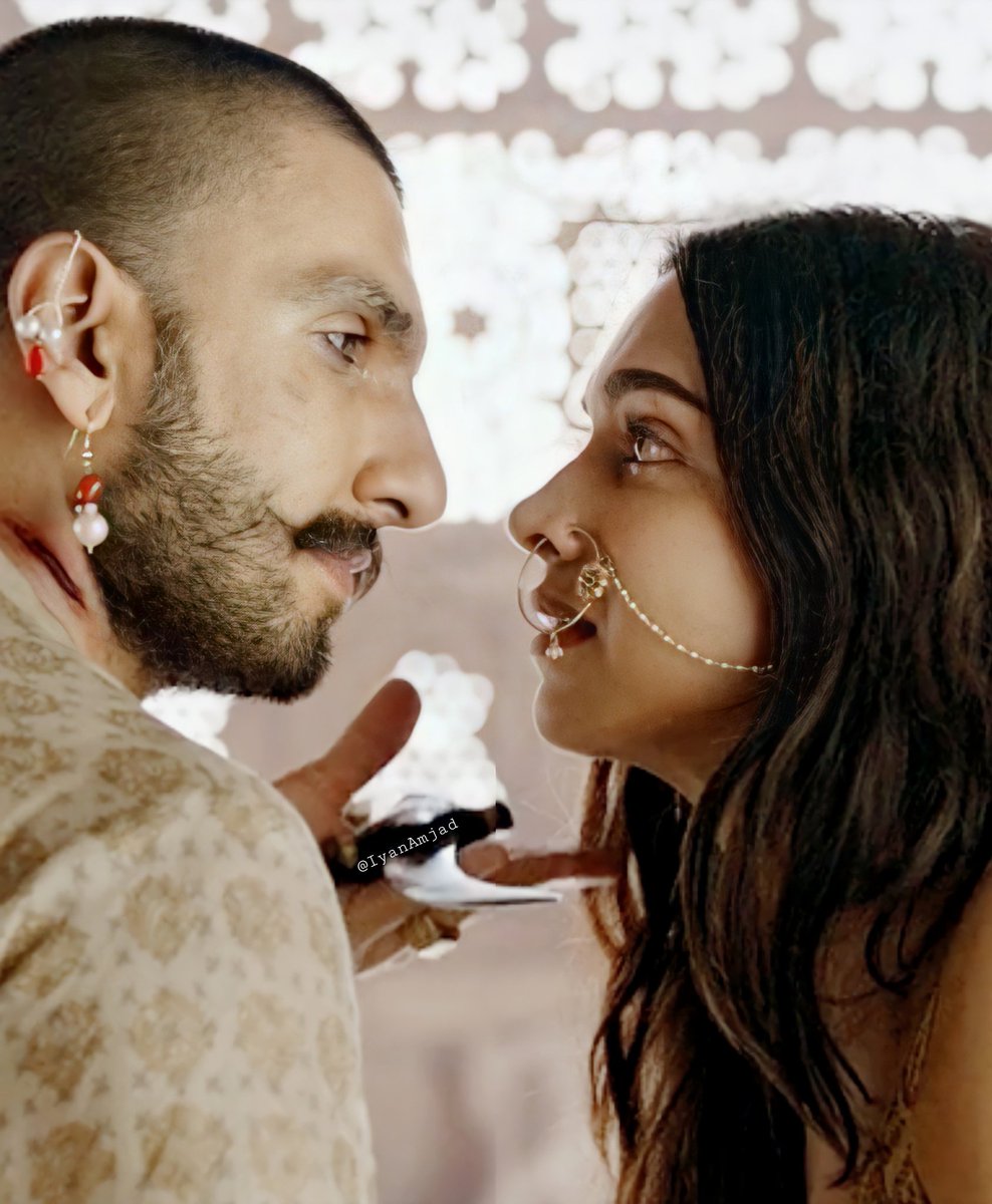 Deepveer's eyes speak more than hundred words. @RanveerOfficial  @deepikapadukone  #5YearsOfBajiraoMastani