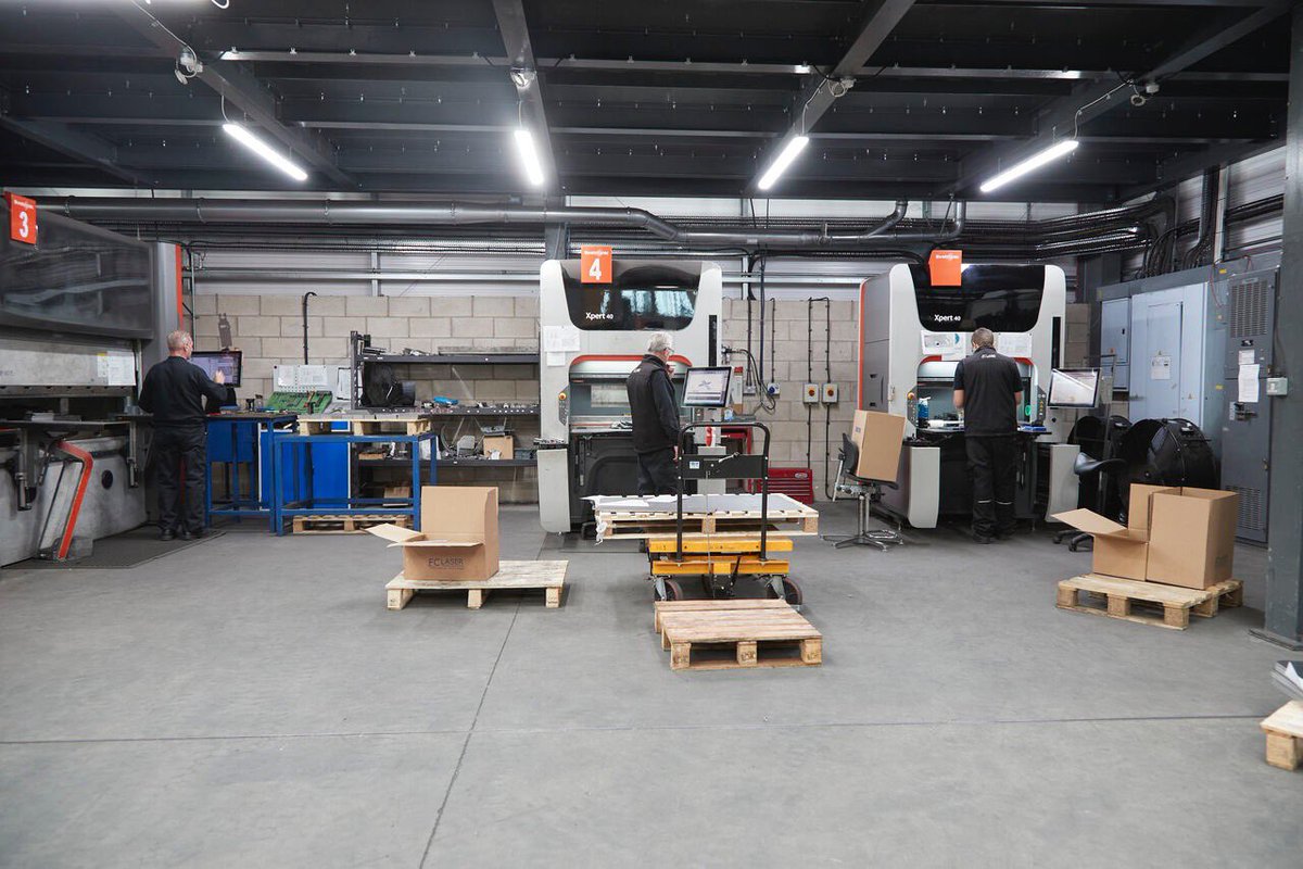 FcLaserLTD1's tweet photo. #12daysofchristmas 

We are down to the final five, so why not show off our five Bystronic UK Limited Press breaks!

We have a full suite of Press breaks available
✔320T Xpert 4M bed
✔Xpert 150 3M bed
✔2X Xpert 30T 1M bed
✔Electric press – Xcite 80
#folding https://t.co/GwlGg9QjT6