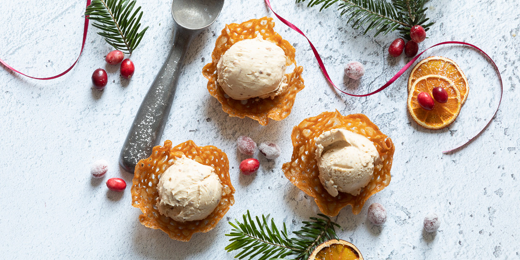 macuisine_bath's tweet photo. Lacock Diary – Christmas pudding gelato
Full of fruit, citrus peel, spices and with traces of Rum, Brandy & Sherry, perfect for any occasion
#buylocal #backingbath #macuisine_bath #ThePigGuide #totalguidetobath #BATHEATS #weekendtakeaway #christmaspuddinggelato #bathindependents https://t.co/9qKpx7OBkd