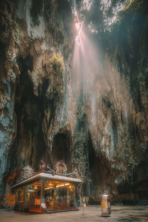 ChuNirmala's tweet photo. Endless beauty of #KualaLumpur https://t.co/iIzxetsIhI