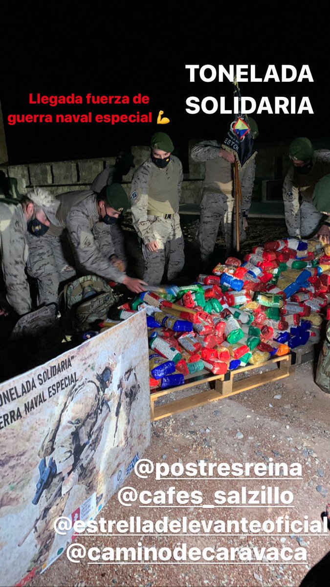 PostresReina's tweet photo. Llegada de la Fuerza De Guerra Naval Especial a la Basílica De la Vera Cruz con sus mochilas cargadas de alimentos, con @CaminoCaravaca para donar ➕ de 8 #ToneladaSolidaria de alimentos a favor de @_CARITAS Noroeste
@TurismoRM_ @AytodeCaravaca https://t.co/W9s9rBCE6n
