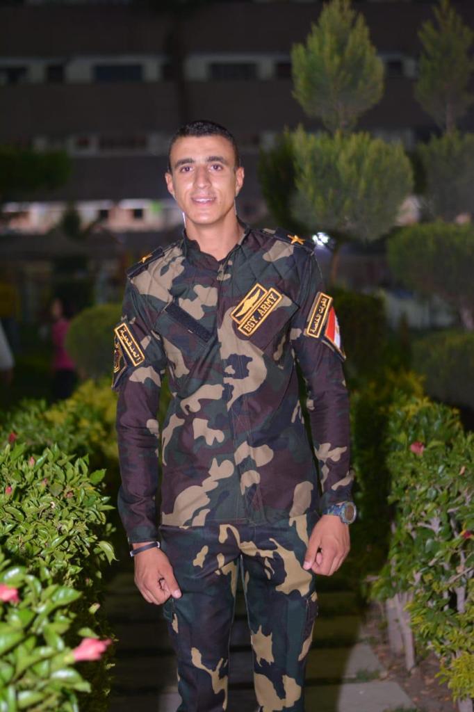 وَلا تَحْسَبَنَّ الَّذِينَ قُتِلُوا فِي سَبِيلِ اللَّهِ أَمْوَاتًا بَلْ أَحْيَاءٌ عِنْدَ رَبِّهِمْ يُرْزَقُونَ فَرِحِينَ بِمَا آتَاهُمُ اللَّهُ مِنْ  فَضْلِهِ
استشهاد ملازم اول بطل /محمد مختار ربنا يرحمك يخوياا و يتقبلك من الشهداء و يجعل مسواك الجنة