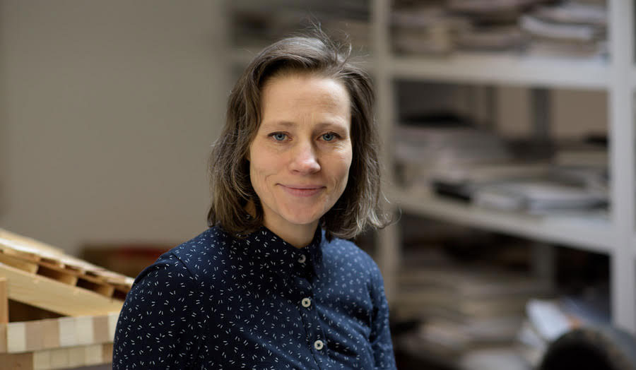 'I'm dreaming of a green Christmas ... '  The planet deserves a break, too argues Siân Moxon, our Senior Lecturer and Sustainability Coordinator at #LdnMetArts and force behind <a href="/rewildmystreet/">Rewild My Street</a>  londonmet.ac.uk/news/expert-co…