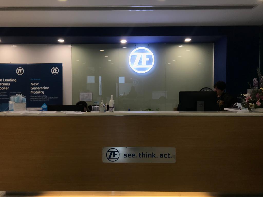 WABCO's tweet photo. #proudtobeZF π This December, as we continue joining the #ZFfamily, our Shanghai, Jinan and Qingdao sites have been branded with ZF signage. π Click through the pictures and follow us to discover more! #OnBoard #FridayFeeling @ZF_Group https://t.co/AOdigQO3GE