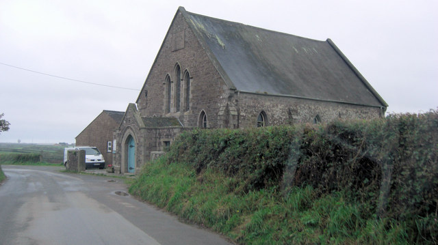 prallaworld's tweet photo. @CornwallFE And inspired many a local landmark. #Meneage https://t.co/IRGGd2K6uZ