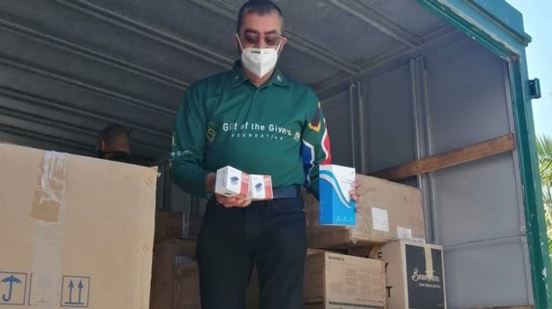 They currently operate in 6 townships across Gauteng and the Western Cape delivering their Cradle to Career model. The Kaizer Chiefs Foundation has donated R1 million to the Gift Of The Givers as part of their programme of collaborations to accelerate positive impact.