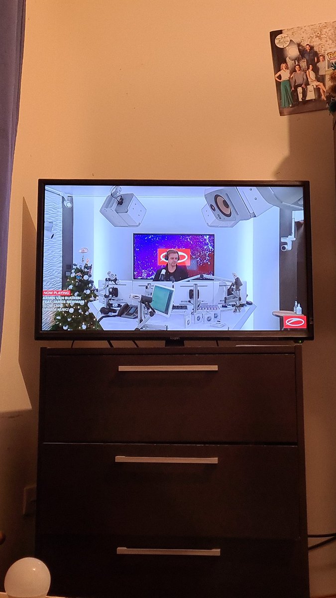 sjlangs's tweet image. Let's go #ASOT995 🙌🙌