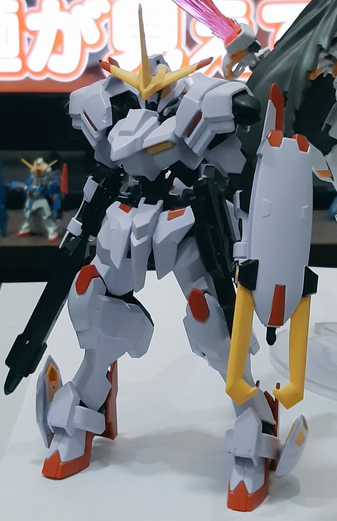 エンペ V Twitter ガンダム端白星 はじろぼし 金星って意味らしい バルバドスとバエルを足した様なデザイン