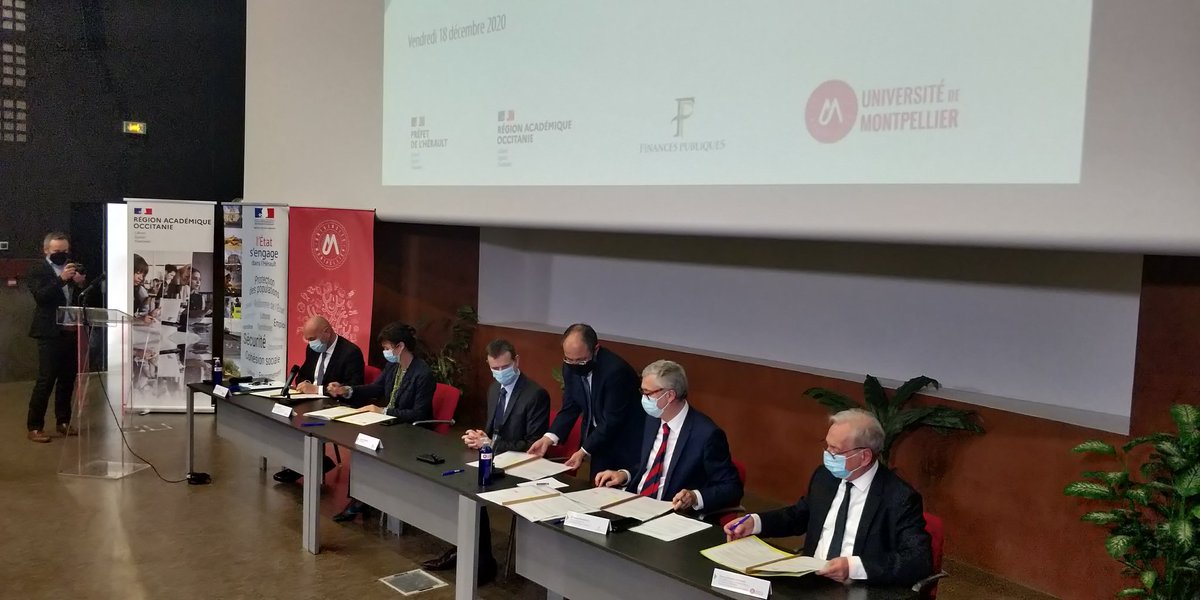 RA_Occitanie's tweet photo. Signature des conventions pour réhabiliter le bâtiment de l'intendance du jardin des plantes de Montpellier et en faire un lieu de diffusion des savoirs notamment pour les élèves et étudiants. Un projet qui réunit @Prefet34 #DDFIP34 @RA_Occitanie @umontpellier https://t.co/eExzLBQGqF