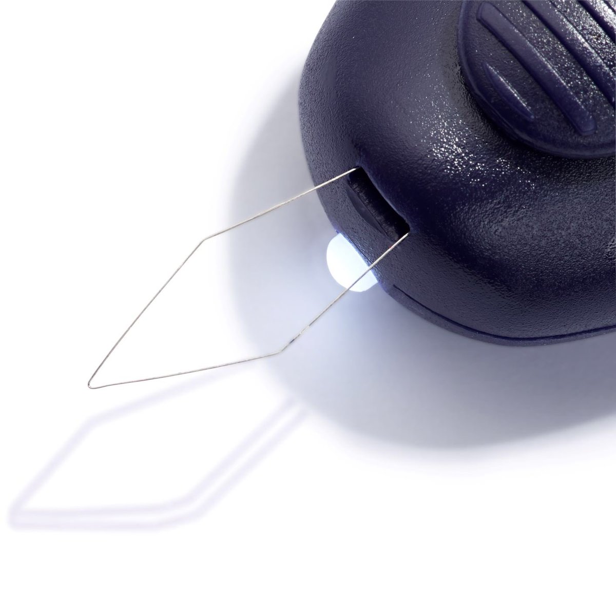 Gather_N_Sew's tweet image. For those of us whose eyes aren’t as good as they used to be, we love these Prym needle threaders with built in LED light. They are perfect stocking fillers 😍 #needlethreader #needlethreaders #prym #prymneedlethreader