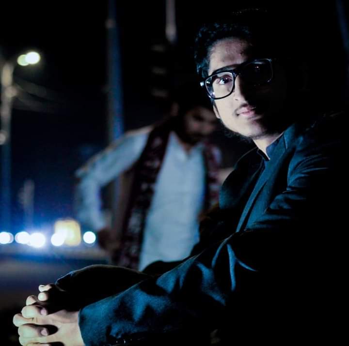 mustafajawed986's tweet photo. تم آئے اور پھر آ کے تم چلے گئے
میری نیندیں جلا کے تم چلے گئے
میں سوچ سوچ کےجاگتارہاشب بھر
جانے کیا بات بتا کے تم چلے گئے
جو باتیں تھیں میرے گماں سے باہر
وہ قصے سنا کے تم چلے گئے۔۔۔
یہ غزل میری آواز میں مکمل سننے کے لئے یہاں ٹچ کریں⬇
https://t.co/v0yzvtfh0B
#december_2020 https://t.co/V5KhGuBBX0