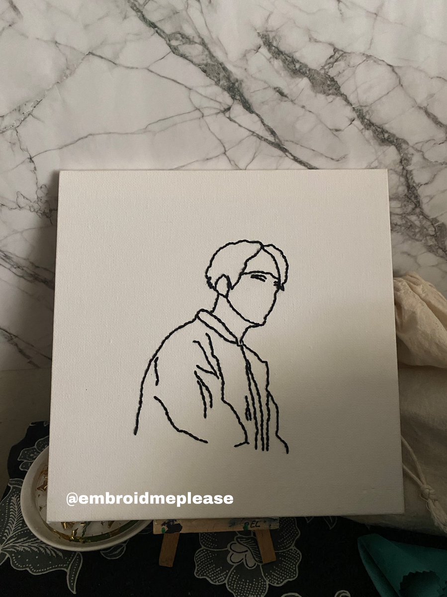 embroidmeplease's tweet photo. A thread of my commissioned canvas and totebag for 2020 🙈🙈🙈: https://t.co/31YheYkjn0