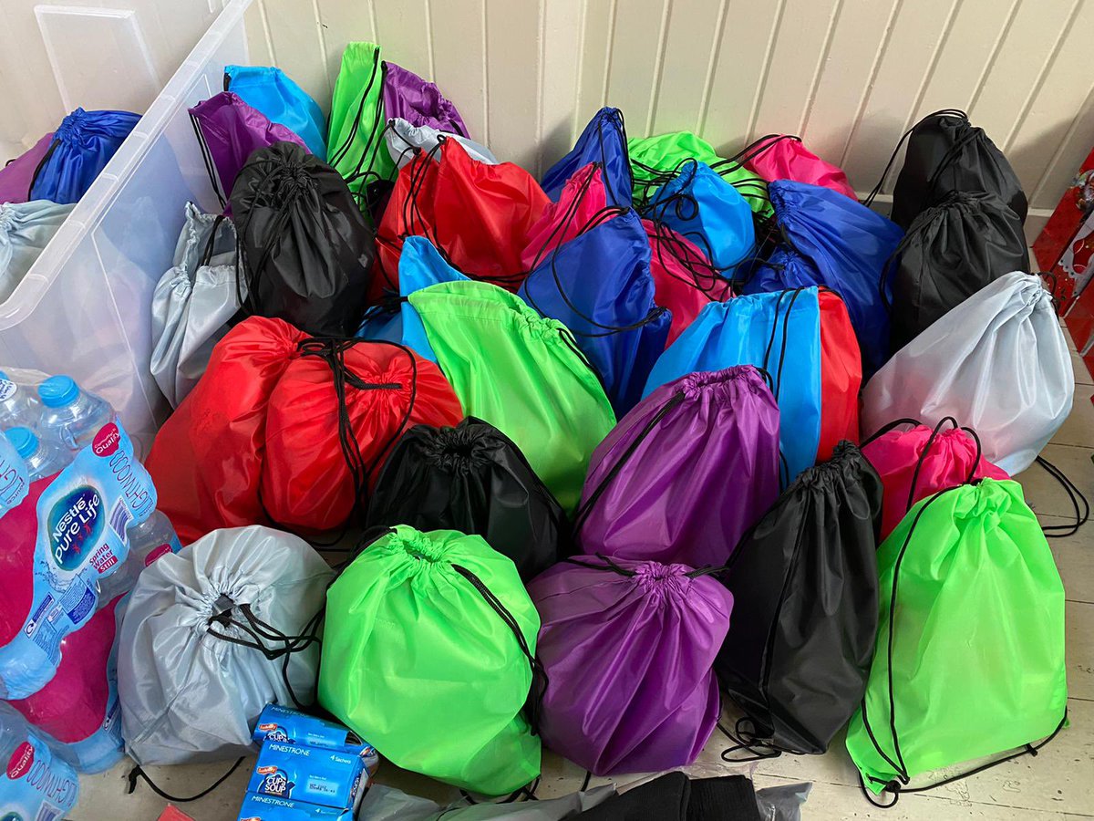 thetabcentre's tweet photo. Today we are delivering Christmas bags full of goodies to local families and vulnerable members of our community!  What joy there is in giving! We love Christmas at the Tab! https://t.co/xBeOaccaR6