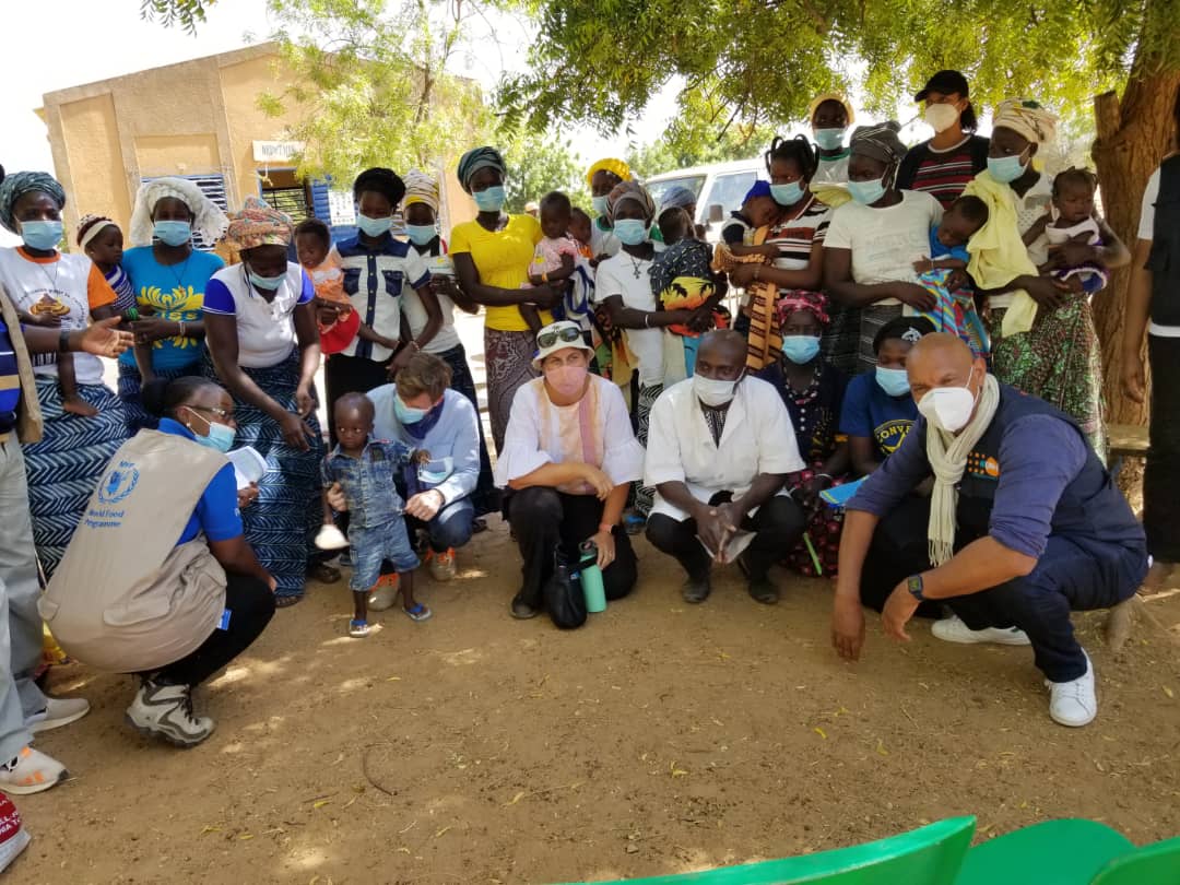 AmbCanBFA's tweet photo. Canada🇨🇦 heureux de participer à l’autonomisation des populations vulnérables surtout🚺, de la Gnagna au #BurkinaFaso, à travers un soutien aux actions de résilience intégrée du @WFP_FR & partenaires :
✅aménagements agricoles, warrantage & compostage #Diaka
⛔malnutrition #GASPA https://t.co/qornjm2o3d