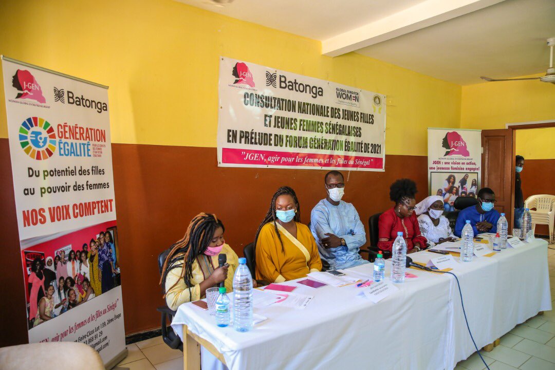 JgenSenegal's tweet photo. Préparation du forum Génération Égalité : JGEN et la fondation Batonga lancent des consultations auprès des jeunes et des femmes sénégalaises. @maimouna_yade @OnuSenegal @UAFAfrica @OulimataSarr @GlobalFundWomen @AWID_fr @saly_dieng @UNFPASenegal @nosvoixcomptent https://t.co/PGE8Rg0qvZ