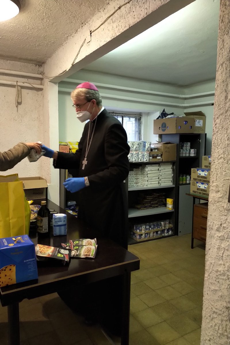DiocesiDiPavia's tweet photo. Non dimentichiamoci dei poveri!
Non dimentichiamoci di coloro che sono in difficoltà.
Uniti ce la faremo!
@CaritasItaliana #Caritas #Pavia #buonefeste https://t.co/eTV1Ihlviy