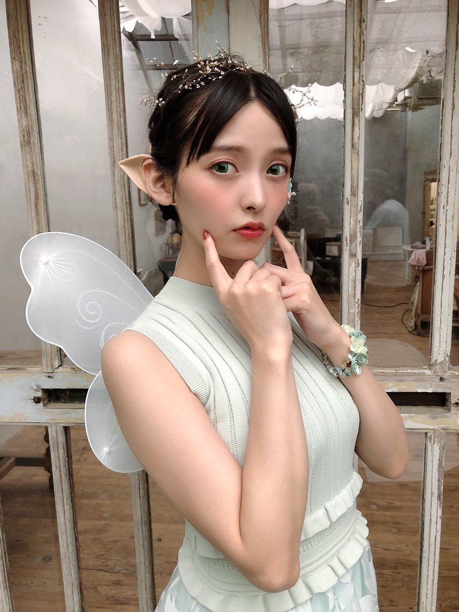 上坂すみれ Official フォトブック すみぺのatoz は明日発売です 楽しいのでぜひ読んでみてくださいね インスタに色々のせましたが こちらにも すみぺ