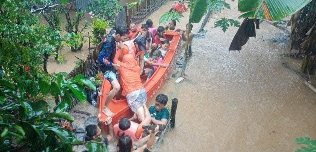 andrejuliannn's tweet photo. OUR KABABAYANS IN MINDANAO NEED HELP!! LETS RAISE AWARENESS PEOPLE!!
#VickyPH #Mindanao https://t.co/USVCeTyUrm