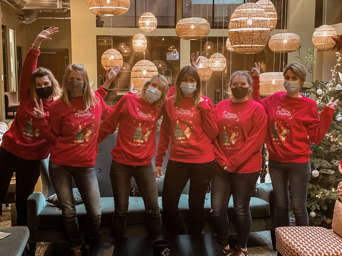 NowCoworking's tweet photo. 🤶 #Pullnoel ⭐ #PullMoche 🌲 #JPDN ⛄ #Nowëll 🎅
Et les équipes de Now n'ont même pas honte...
On se console en se disant que pour le moment, Now Marseille ne nous a pas envoyé de photo, et que l'honneur est peut-être sauf... https://t.co/19HpFqo94f