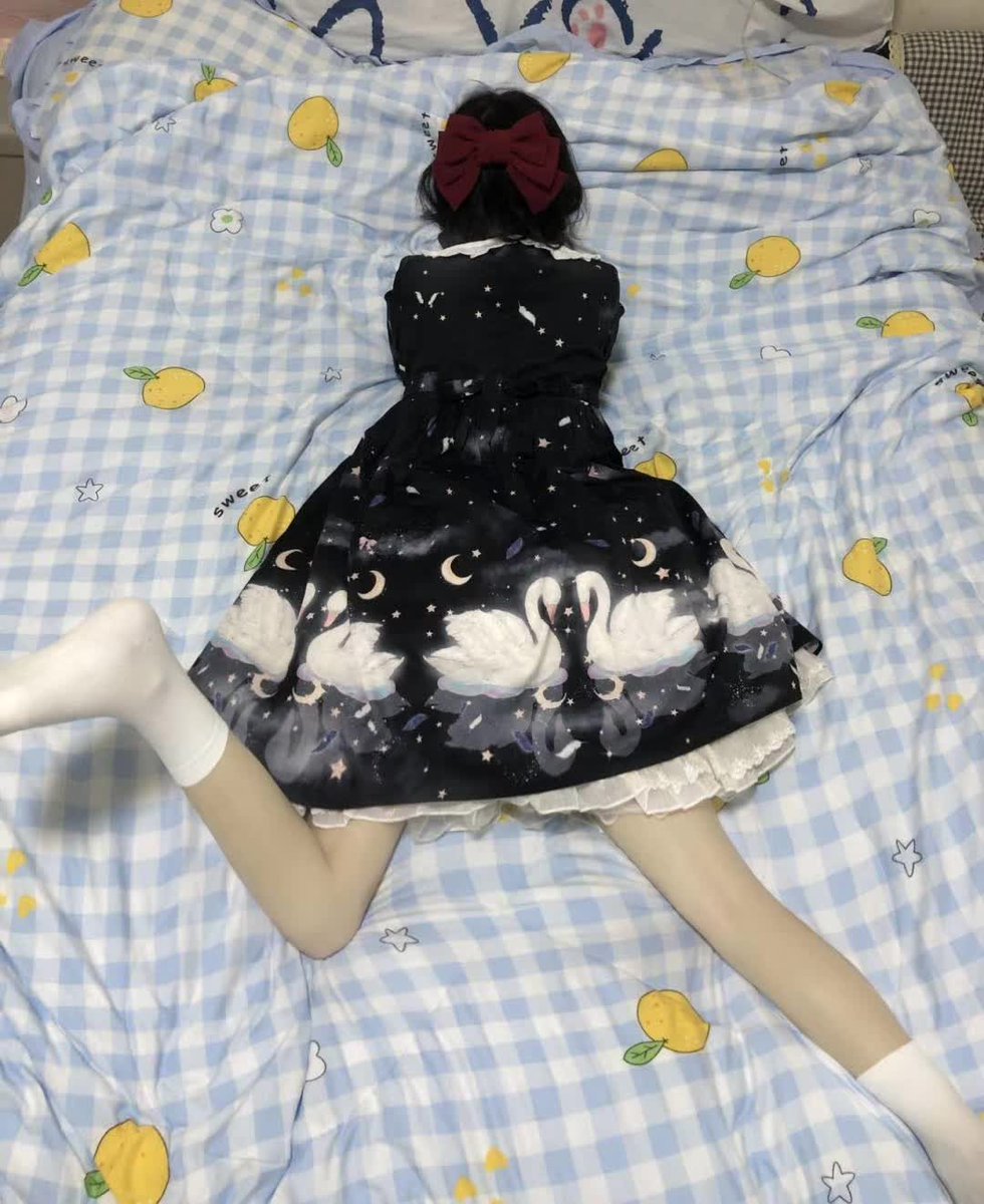 huijiangai's tweet photo. 马上就2000粉了，所以2000粉福利提前来了🐼
从点赞转发评论的粉丝里面抽一个小哥哥相约线下🎅🎅
圣诞节开奖

#线下 #约炮 #兼职 #反差婊 #福利姬 #福利 https://t.co/IQTXPXZ9ps