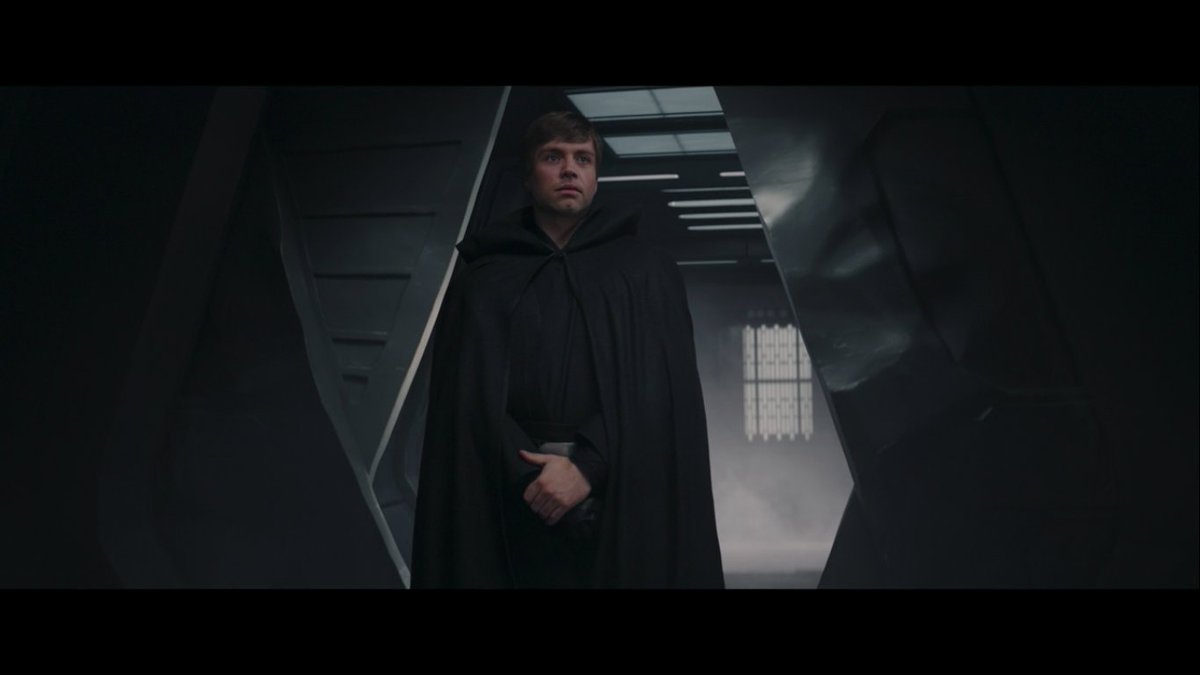 arehondoro's tweet photo. I'm literally on the verge of having a heart attack now that we have Luke Skywalker in the Mandalorian, Boba Fett rules Jabbas Palace, and the fact that Din is actually the newest Mandalore https://t.co/8BZ11CTaZc